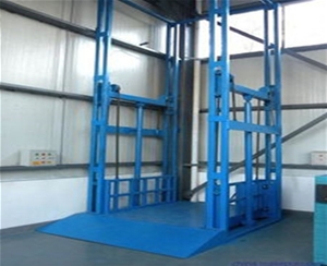 高空作業(yè)車